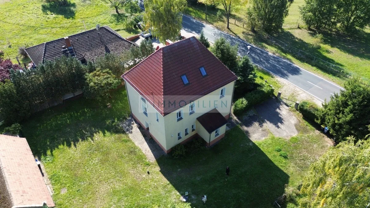 Haus in 16727 Oberkrämer: Entkerntes Mehrfamilienhaus mit großem Potential! – dji_fly_20250927_142148_986_1758975730926_photo_optimized 2 (Bild 1)