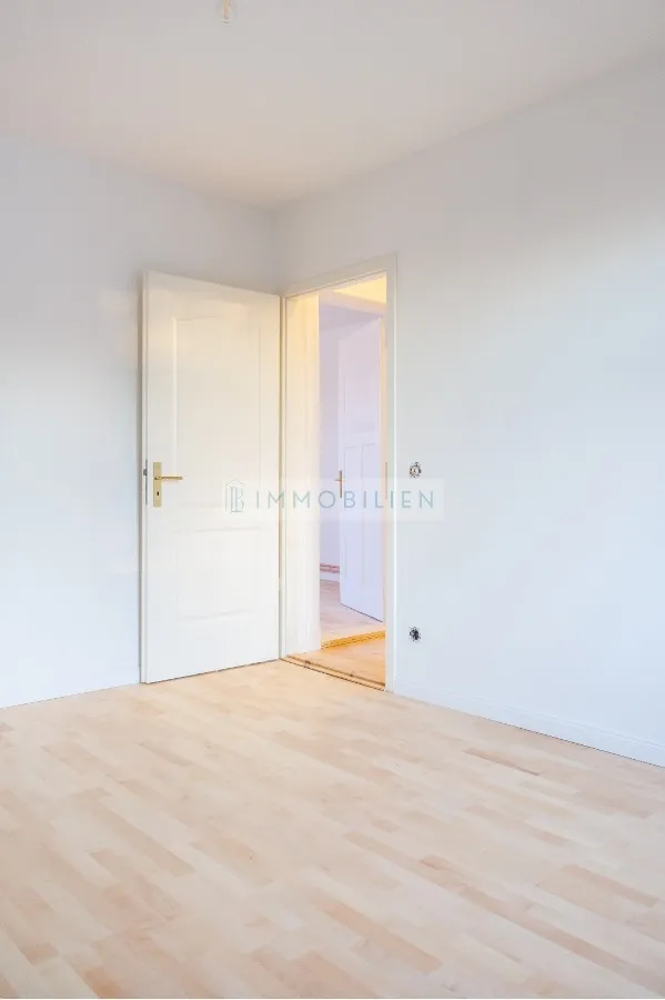 Wohnung in 12307 Berlin: Kernsanierte 4 Zimmerwohnung in Berlin-Lichtenrade zu verkaufen! (Bild 3)