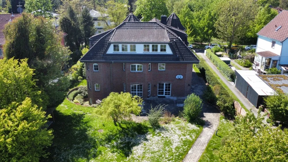 Büro, Praxis in 15831 Blankenfelde Mahlow: Gewerbeobjekt zur Vermietung als Büro mit Saunabereich
