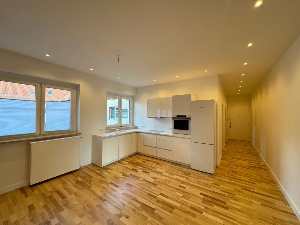 Wohnung in 12249 Berlin: Sanierte Maisonette- Wohnung zu vermieten.