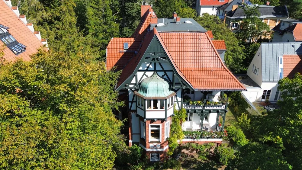 Wohnung in 12205 Berlin: Dachgeschosswohnung in Berlin zu verkaufen.
