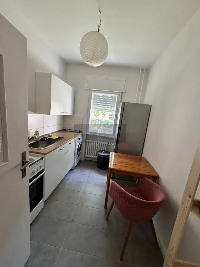 Wohnung in 14169 Berlin: 2 Zimmer Erdgeschosswohnung in Berlin zu vermieten.